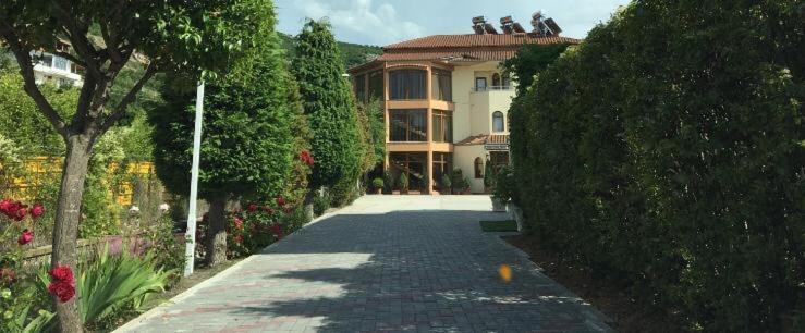 Rritja E Koranit Hotel Tushemisht Exterior photo