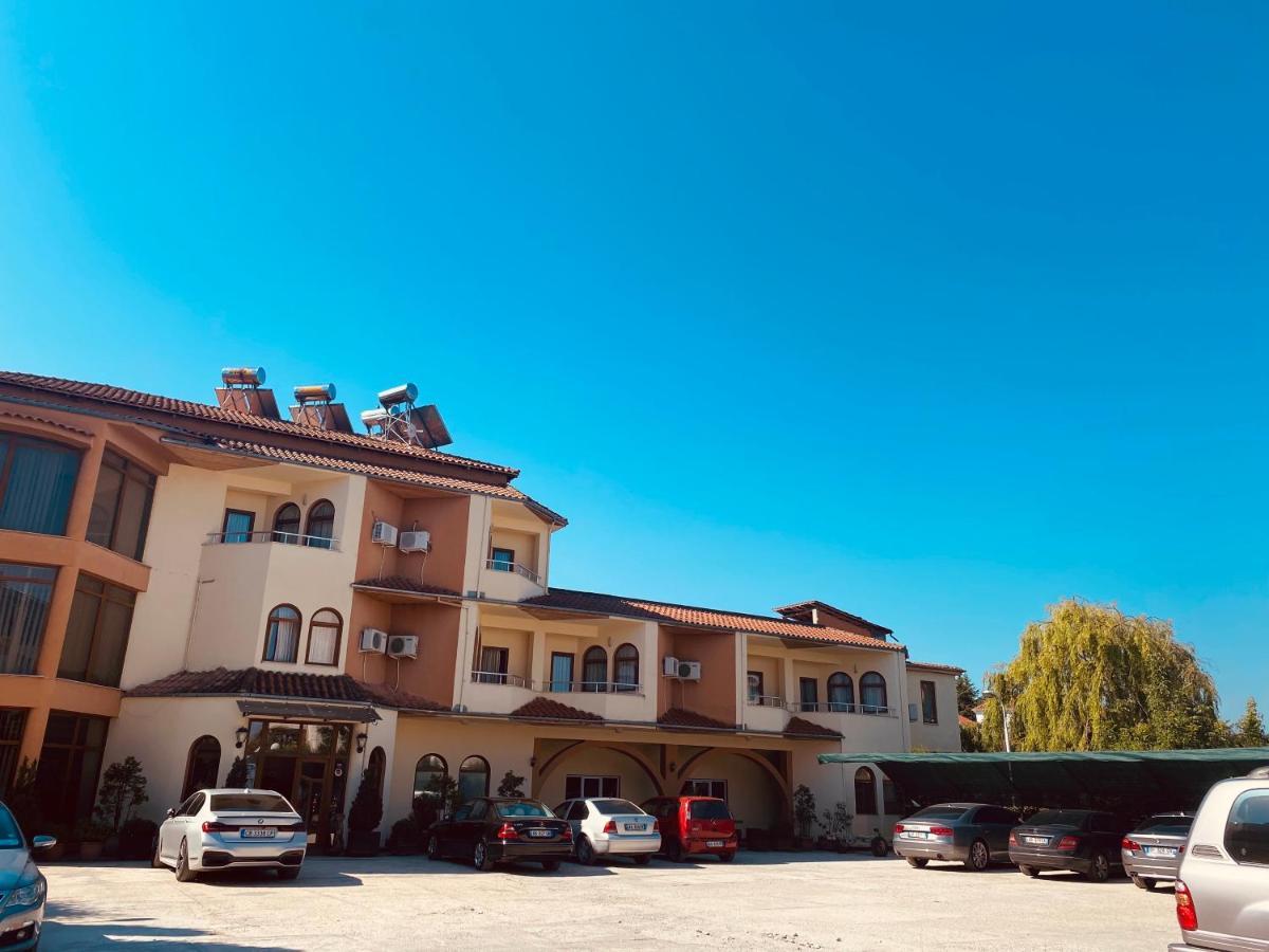 Rritja E Koranit Hotel Tushemisht Exterior photo