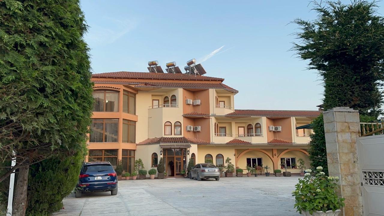 Rritja E Koranit Hotel Tushemisht Exterior photo
